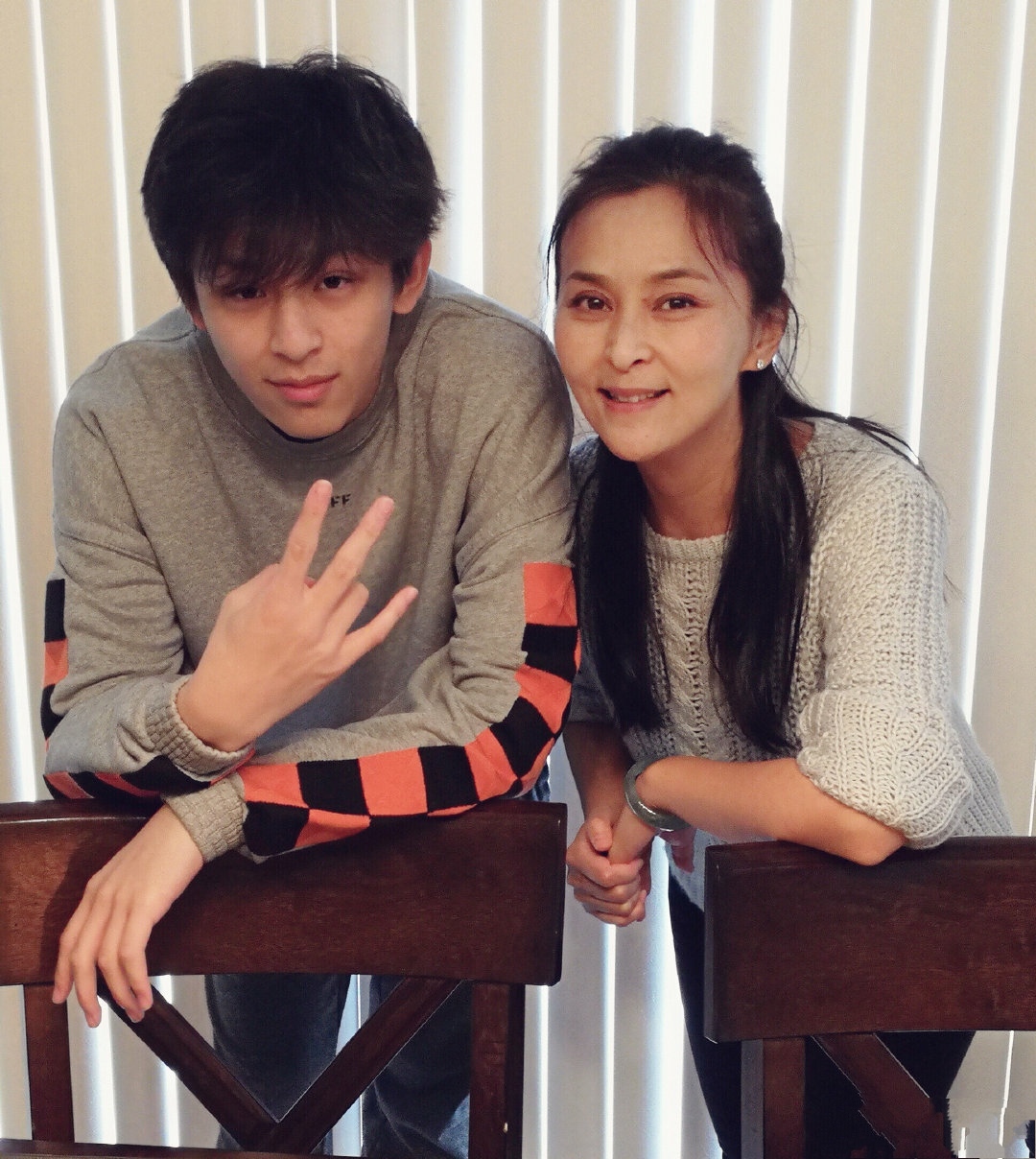 被老婆捧了13年！成名後卻拋妻棄子「為新歡敗光家產」    今前妻帶帥兒「嫁豪門成闊太」他孤身一人