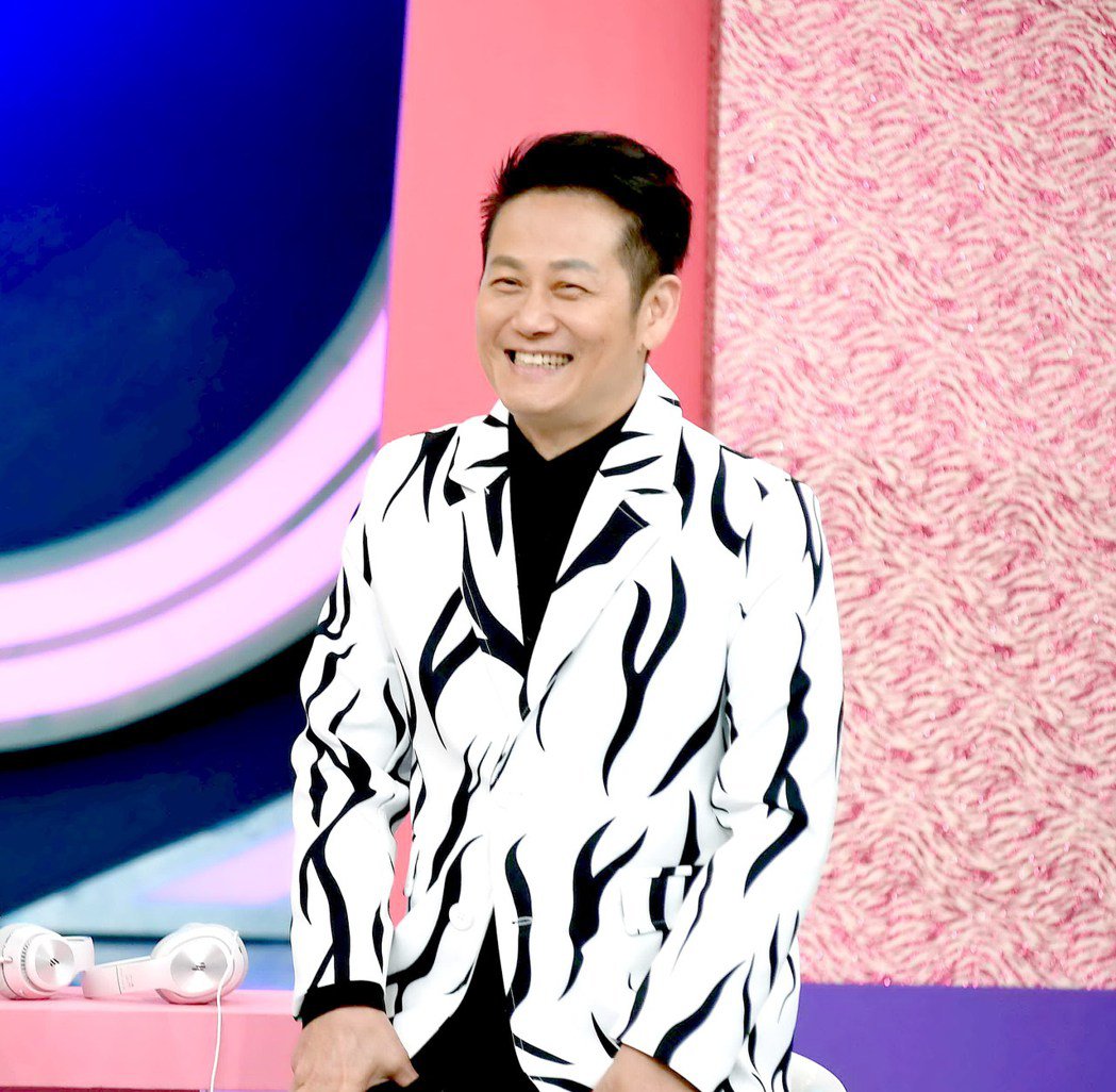 突然臉歪嘴斜！65歲徐乃麟「錄影一半感到不對勁」　「病發畫面曝光」超驚悚：真的不能拖...