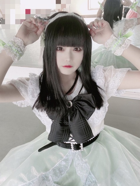 女大十八變!眼鏡妹「小時候飄嬸味狂被笑」超受傷 化悲憤為力量「逆襲當上女團C位」美到逆轉人生