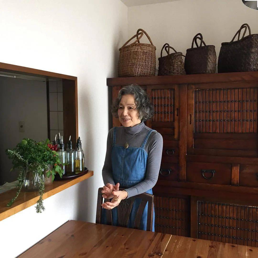 何懼變老！日本74歲主婦「5點起床做飯」與老公分床睡　生活曝光「卻被10萬人大呼羨慕」：神仙生活