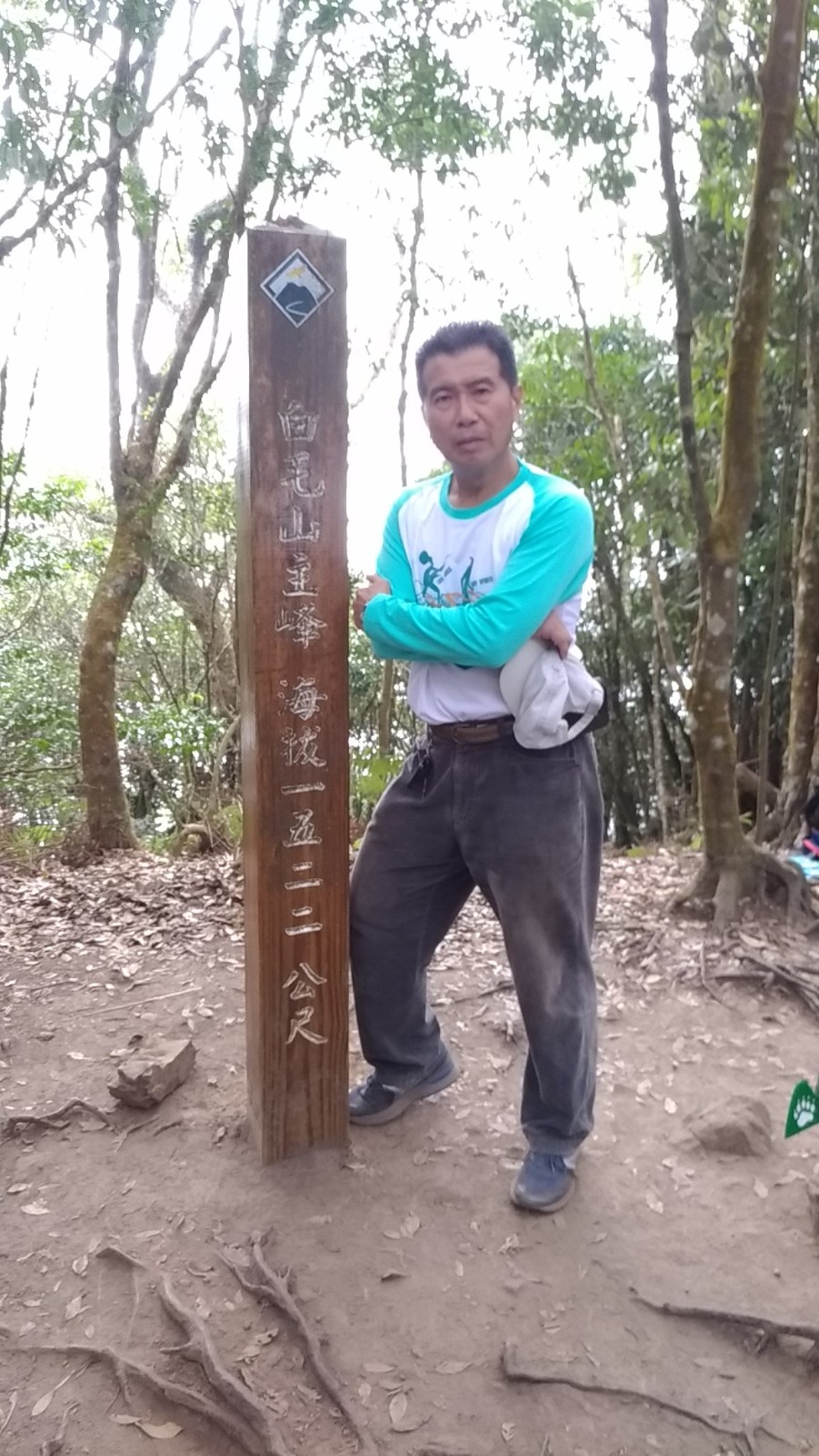 捨不得吃！校長請雞排「學生原封不動」他疑惑：怎不趁熱吃　懂事回「難得吃到肉」：想留給家人