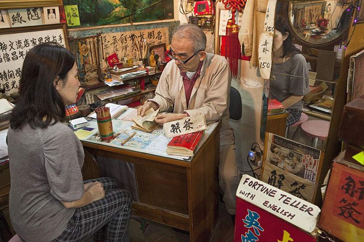 別鐵齒!「買水果拜阿嬤」閨蜜吃完狂拉 「一問原因氣壞」止瀉藥也沒用:禁忌別亂踩