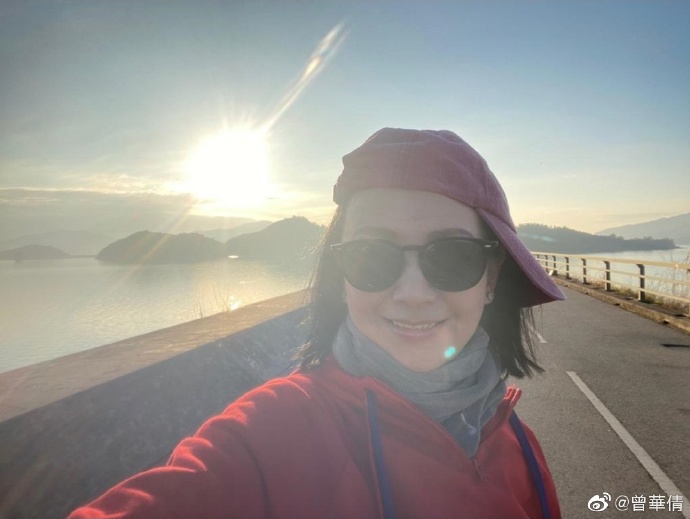 曾三度分手梁朝偉！55歲女星「最後把他讓給好閨密」　認「不再被感情綁住」現況驚艷：根本少女
