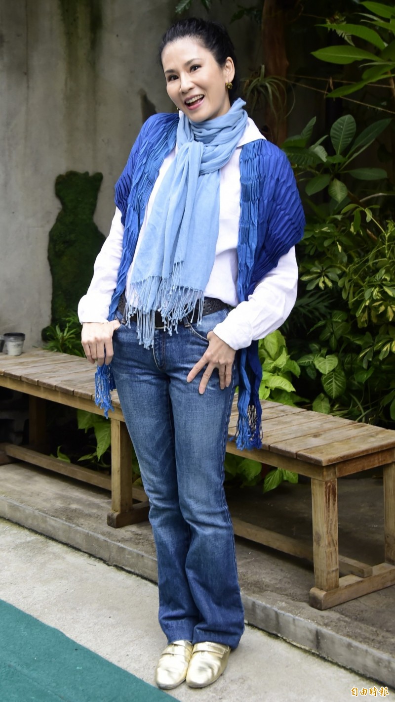 曾和李㼈傳緋聞！56歲葉歡突然消失「至今仍堅持不婚」　她曝多年單身主因「其實很多人追」