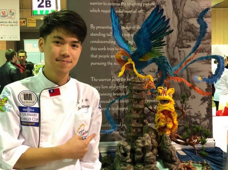 愛上翻糖蛋糕！閱讀障礙少年「每天只睡3小時」苦練成翻糖國手　作品融入台灣味「勇奪國際大賽金牌」