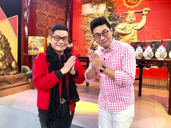 安穩就是幸福！馬力歐扮綠葉30年「奪金鐘不改初衷」　深情謝「小11歲嫩妻賢慧顧家」沒車沒房卻富足