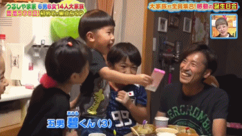 生6男6女！「不靠公婆幫忙不請保母」職業媽媽兼顧育兒　「每天睡2小時」照顧20年卻甘之如飴