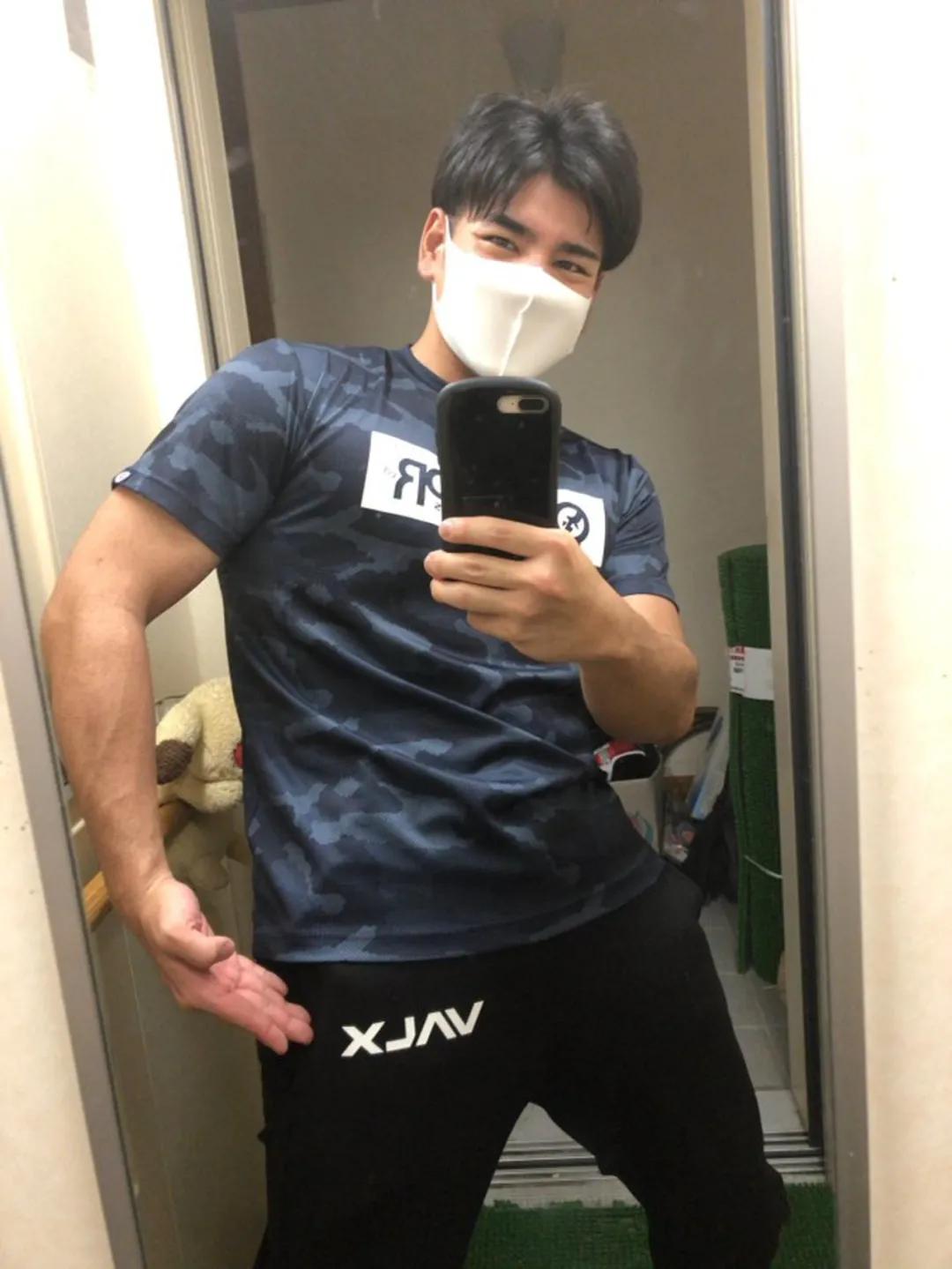 胖子都是潛力股！胖肚宅男「瘋狂鏟肉70KG」像換顆頭　瘦掉一半自己「變身日版彭于晏」帥到爆紅