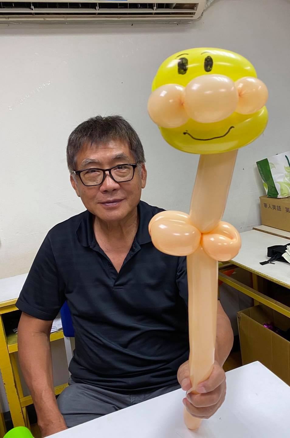 虎爸變「寵孫狂魔」！梁修身為哄孫開心「跑去學折氣球」成果驚人　「巧手如變魔術」梁赫群笑：對孫有求必應