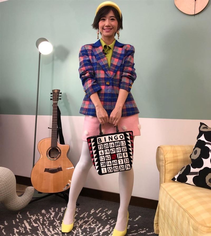 街上巧遇！大咖女星「變裝大嬸現身菜市場」　爽買33元衣服「穿出台味質感」：愛台灣