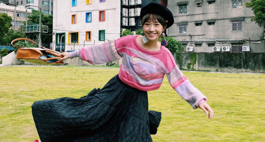 街上巧遇！大咖女星「變裝大嬸現身菜市場」　爽買33元衣服「穿出台味質感」：愛台灣