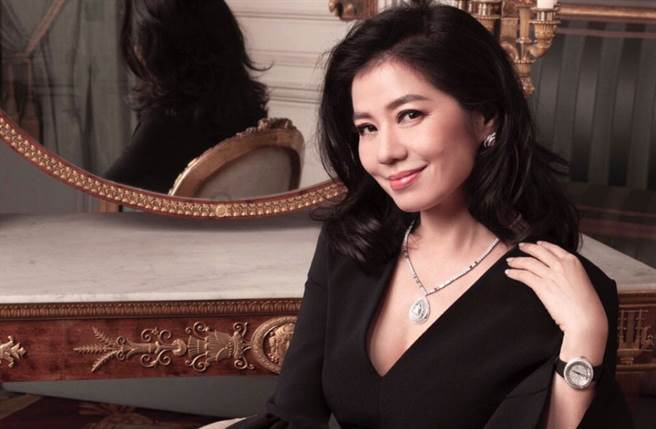一代女神鍾楚紅「堅持不打醫美」　把日子過成詩「61歲登山素顏照」網讚翻：這才叫凍齡！