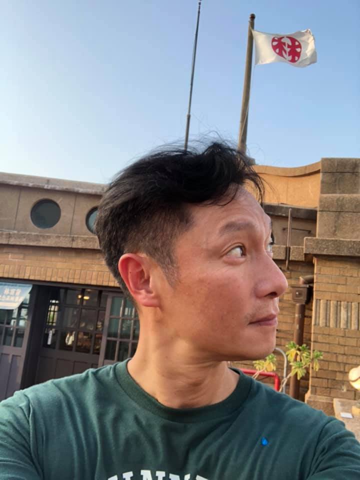 一台車開20年！謝祖武從小窮怕「曾靠片場打包剩菜」餵飽肚子　20歲學會投資「保守也能發大財」富裕仍節儉