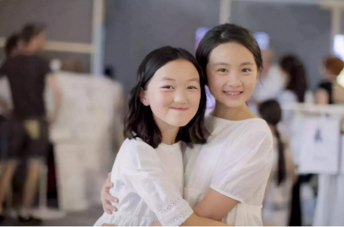 撕掉「兔唇」標籤！14歲李嫣「蛻變成氣質美女」顏值不輸王菲　自信露正臉 網讚爆：被吻過的天使
