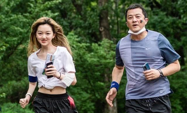 撕掉「兔唇」標籤！14歲李嫣「蛻變成氣質美女」顏值不輸王菲　自信露正臉 網讚爆：被吻過的天使