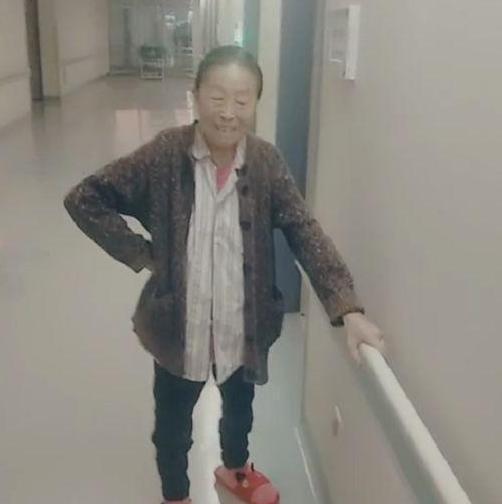 一路好走！「慈祥媽媽專業戶」病痛纏身10年不幸逝去享年75歲　住院仍賣力上工「和老伴窩12坪房」晚景令人唏噓