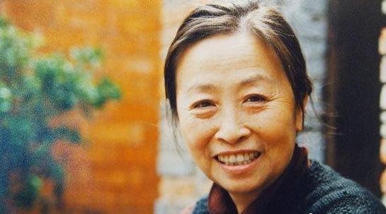 一路好走！「慈祥媽媽專業戶」病痛纏身10年不幸逝去享年75歲　住院仍賣力上工「和老伴窩12坪房」晚景令人唏噓