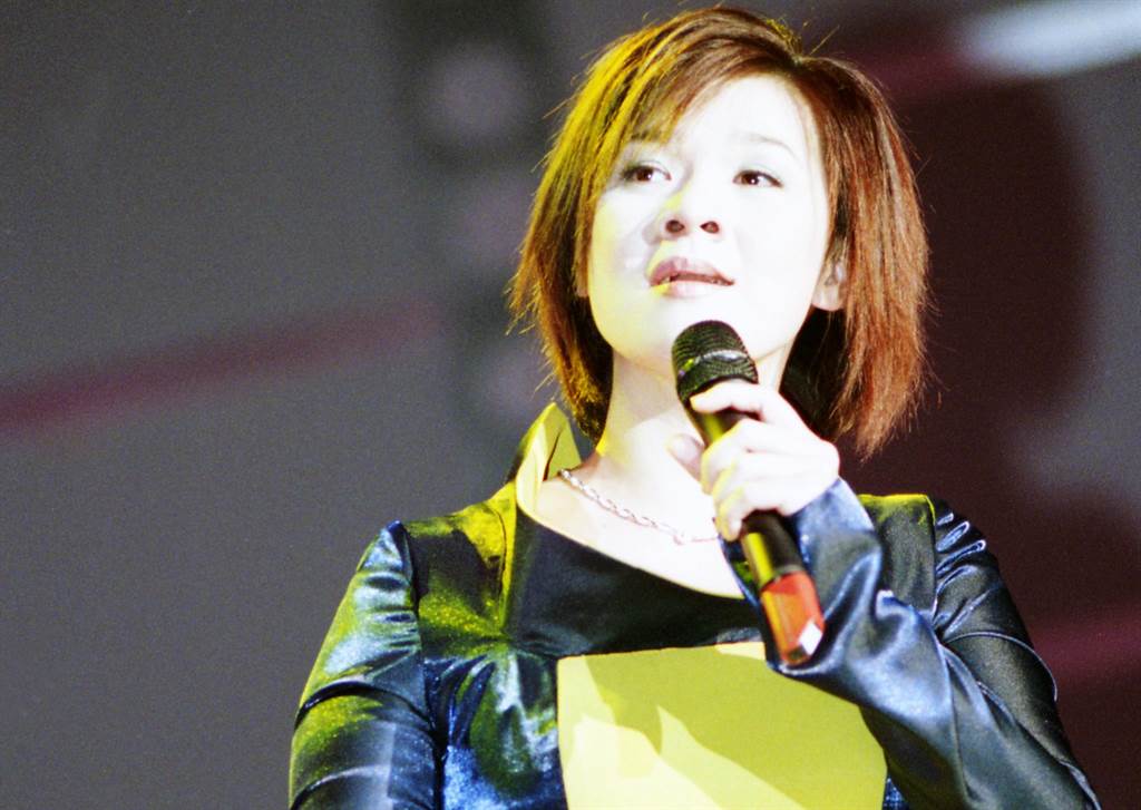 真心換絕情！《愛我》女歌手「伴洗腎尪跑醫院8年」淚言：會永遠愛你　喪偶後「卻驚覺夫不倫」：遺產沒我的份