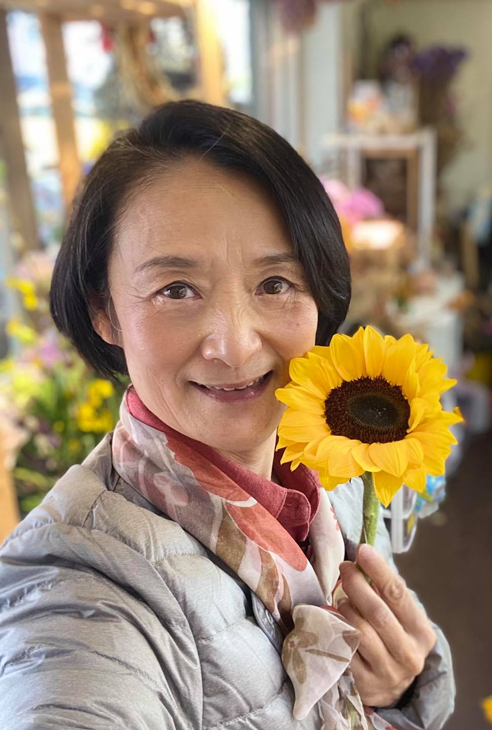 媽媽生前超豁達！譚艾珍全家「把媽媽海葬」心情像送她去郊遊　受母影響「提早10年寫遺書」揪愛女預立身後事