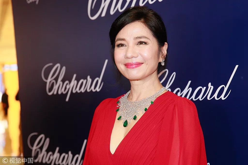 一代女神鍾楚紅「堅持不打醫美」　把日子過成詩「61歲登山素顏照」網讚翻：這才叫凍齡！