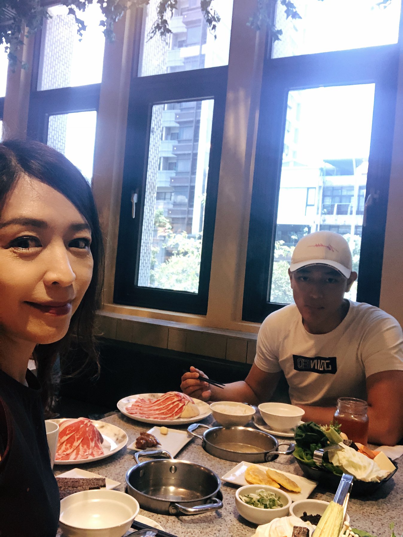 人生比小說曲折！軍中女神「中年失婚又失業」單親養兒子　爸爸臨走前「用37年身教教她」人生大逆轉