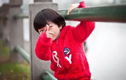 神級請假條！國小生想看「母狗生小狗」請假1天　老師看一眼「直接駁回」：你的名字不合適 