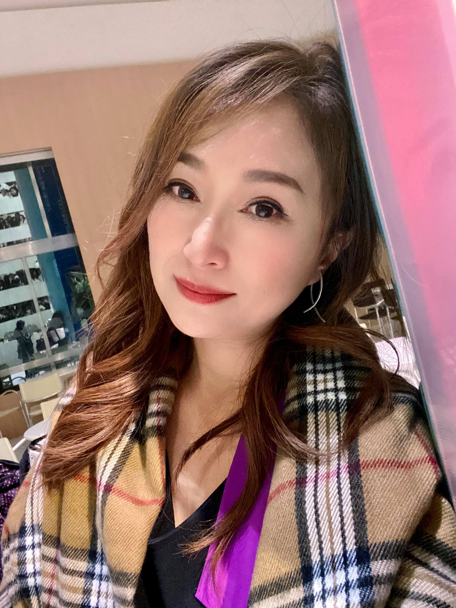 家人就是我的全世界！王瑞霞「結婚15年猶如熱戀」最愛洗手作羹湯　「有女兒好滿足」母女合照美翻天