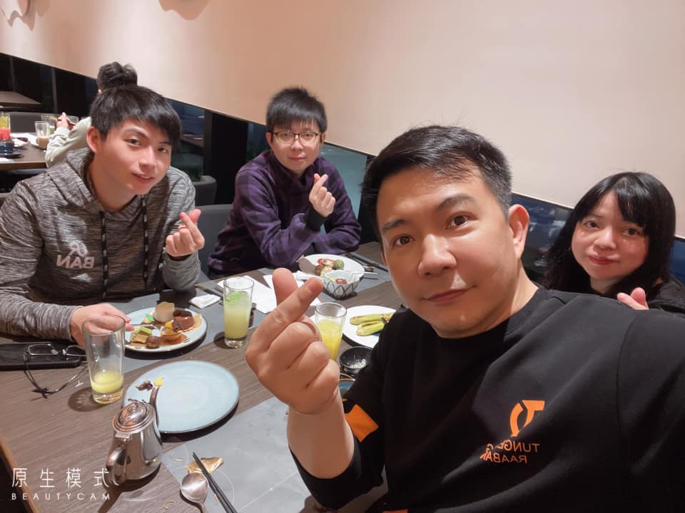 老婆是初戀！型男主廚「18歲當學徒訂情」謝愛妻不嫌棄　25年婚姻超幸福「自豪教出冠軍兒」青出於藍