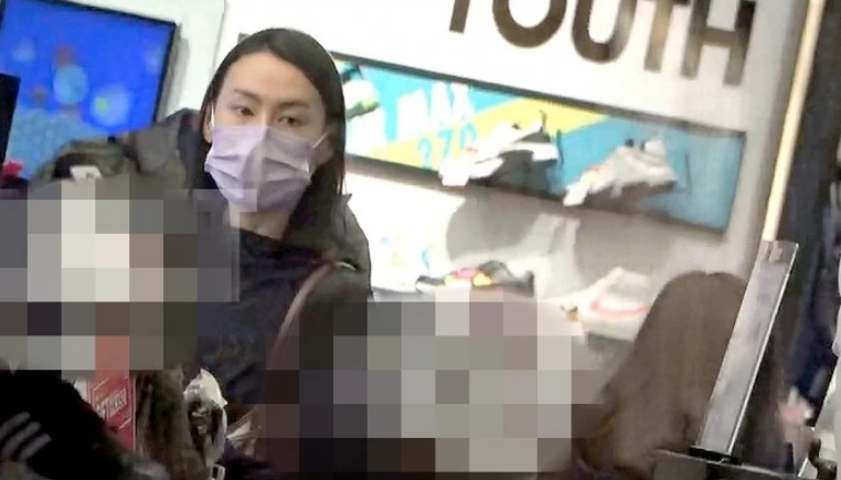 淪為平民？32歲梁洛施「穿廉價衣物」被網友說生活凄慘 　兩年生仨娃「卻無法嫁入豪門」