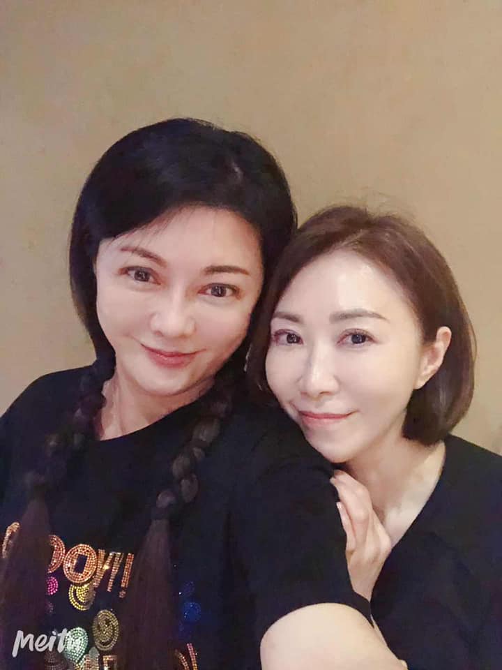 在母面前裝堅強！最愛妹妹驟逝23年「李翊君淚言」：怎麼能夠接受　長姊如母「至今走不出傷痛」願活著的人更好