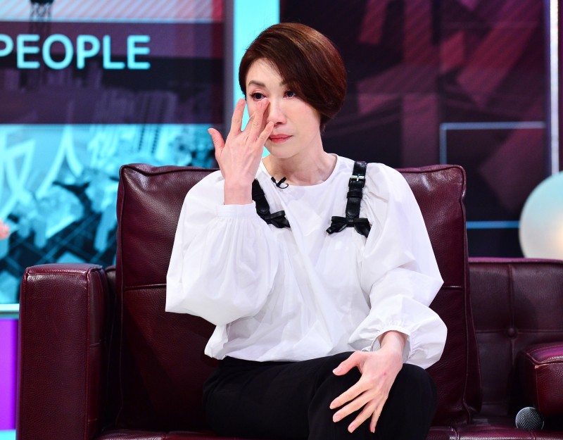 在母面前裝堅強！最愛妹妹驟逝23年「李翊君淚言」：怎麼能夠接受　長姊如母「至今走不出傷痛」願活著的人更好