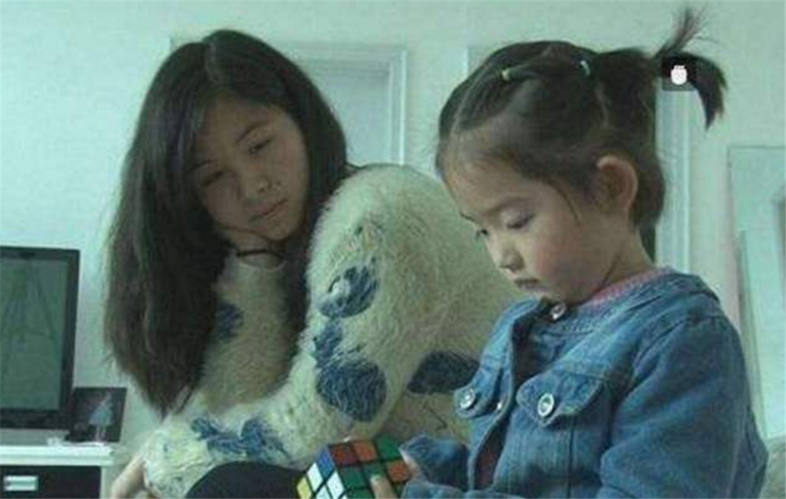 8歲女兒半夜高燒不退！嘴裡卻不停重複「洗衣機壞了」　寶媽「打開洗衣機」檢查後情緒失控