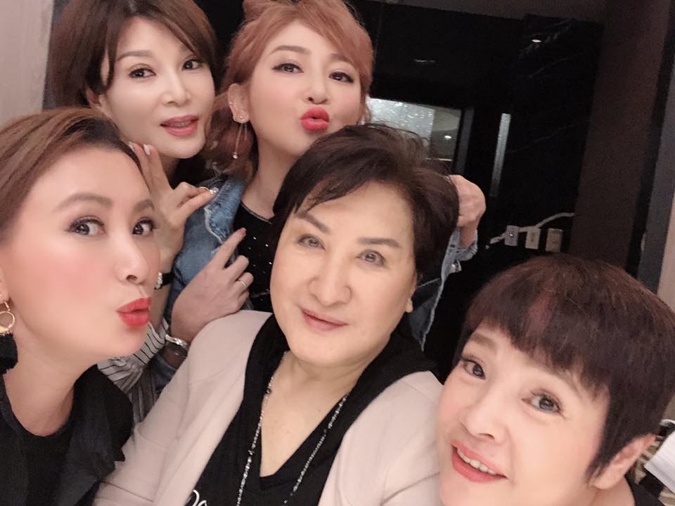 好好跟自己談戀愛！55歲陳亞蘭「把時間全投資自己」每天睡4小時也甘願　「獲媽媽超支持」看女兒中年圓夢好驕傲