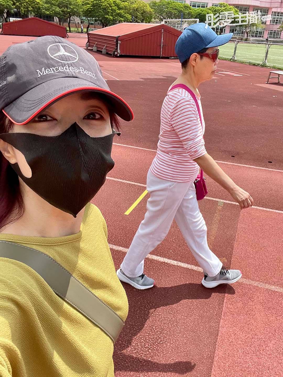 能重新呼吸真好！蕭彤雯重症後「激動落淚做復健」堅持日行萬步　不到一個月「感人成果曝光」網喊：眼眶都紅了