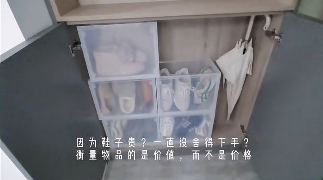 愛上零物慾！購物狂挑戰「極簡主義生活」全屋僅6件傢具　「絕不囤積物品」生活變得更清爽