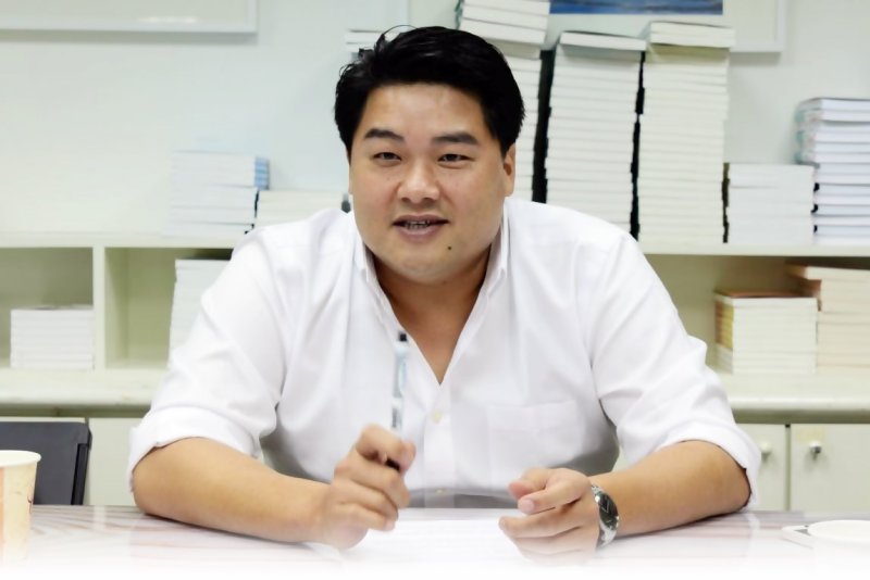 出事只有家人會挺你！呂捷揭「荒唐歲月看盡人性」謝老母用淚水挽回　「浪子回頭老天都會幫」重考填錯卡翻轉人生