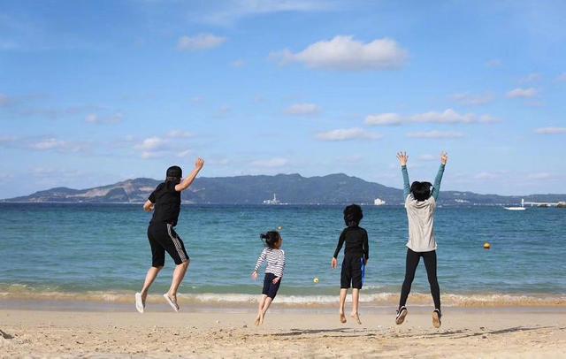 婚姻需要共同經營！孫儷外出1小時「就被老公狂Call」結婚11年享受被愛　鄧超「心甘情願妥協」為家人絕不應酬