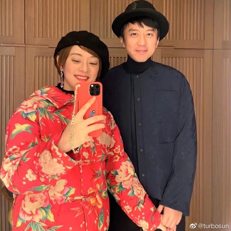 婚姻需要共同經營！孫儷外出1小時「就被老公狂Call」結婚11年享受被愛　鄧超「心甘情願妥協」為家人絕不應酬
