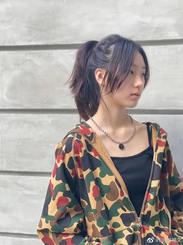 逃不過媽媽法眼！小s長女穿上千元潮服「抱怨天好熱」　被媽媽「一眼識破」互動笑翻網友：姜還是老的辣