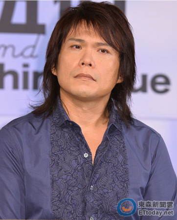 失去兩弟弟！他花32年「拚成天王歌手」不辜負母愛　罕鬆口「媽媽只想我當巷口郵差」