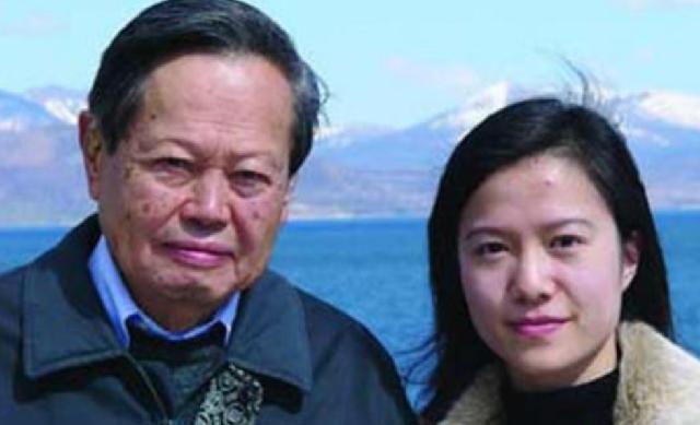 牽手17年！99歲楊振寧「允許嫩妻改嫁」財產歸子女　翁帆「只得別墅使用權」網讚：沒嫁錯人