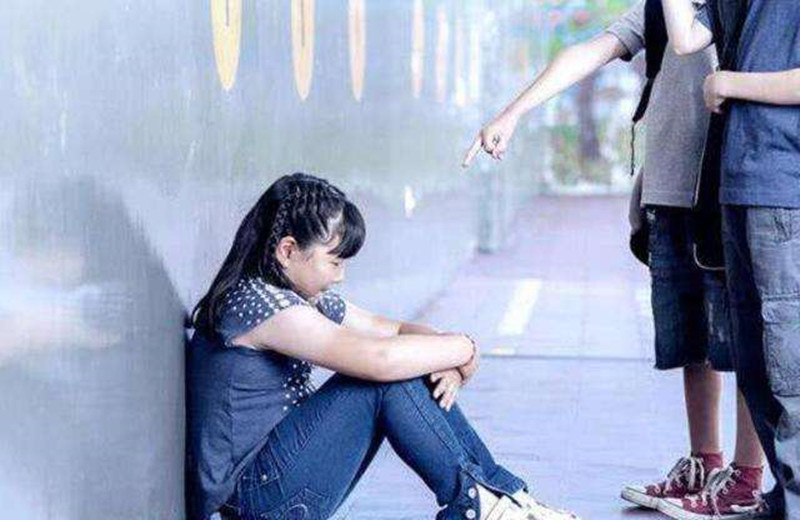 12歲女兒遭同學霸凌！智慧爸爸冷靜「布局6個月」解救　超「強硬反擊手段」被讚爆：比打回去更有效