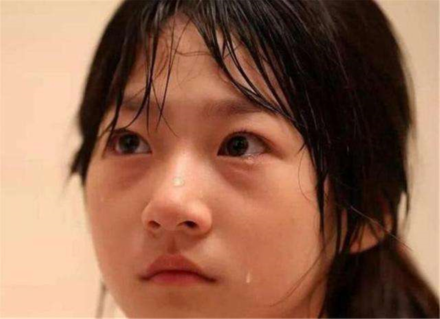 12歲女兒遭同學霸凌！智慧爸爸冷靜「布局6個月」解救　超「強硬反擊手段」被讚爆：比打回去更有效