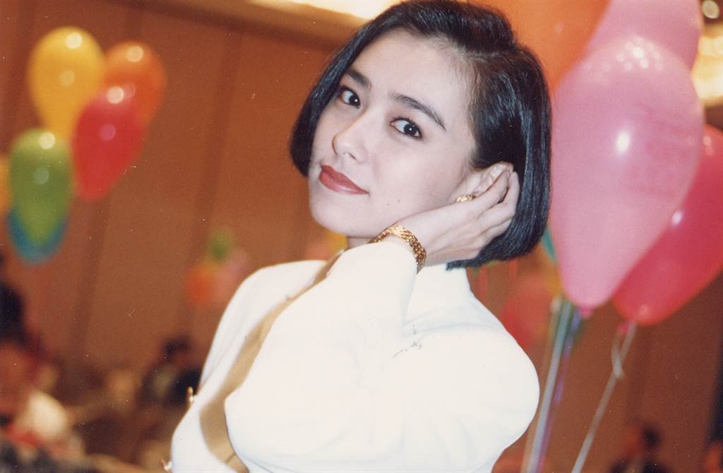 富商騙婚產女！《英雄本色》朱寶意「受情傷消失27年」再露面　「曬61歲母女合照」凍齡似姐妹