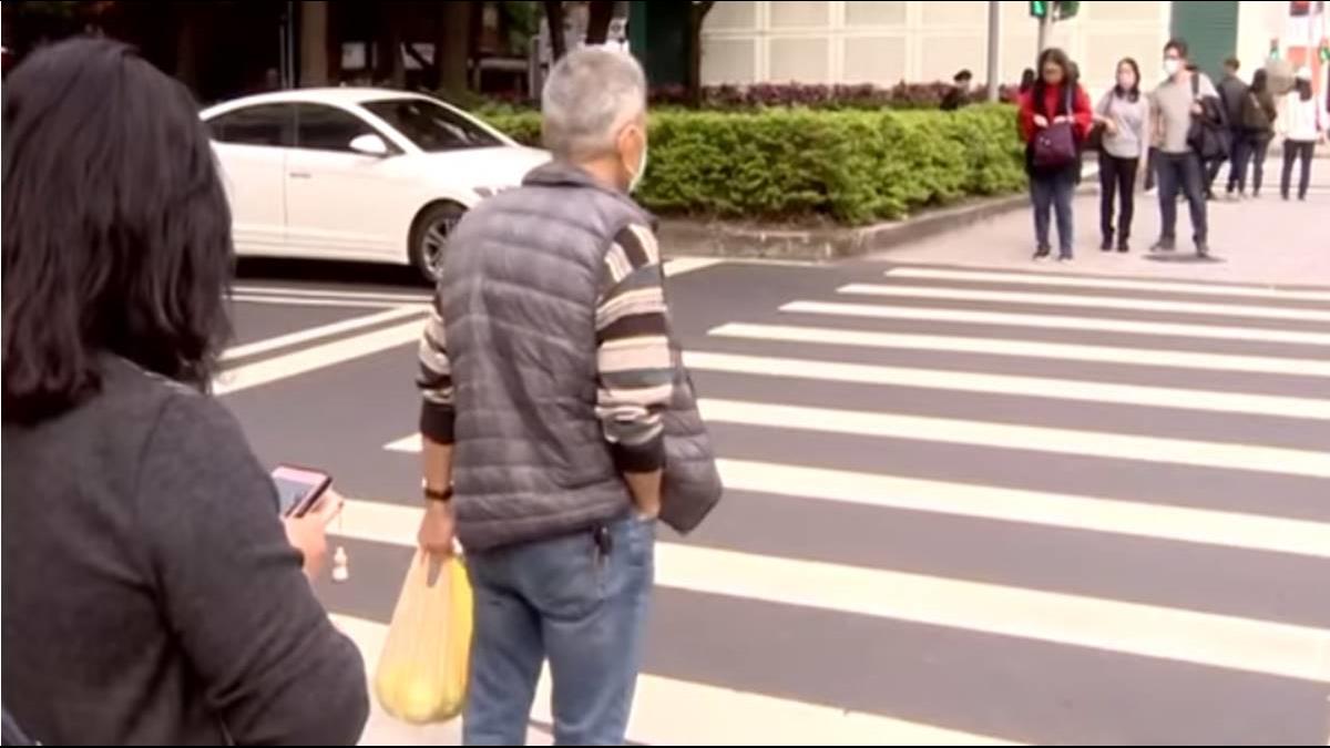 過馬路被車子A到！台北男要求「賠償1999萬」列明細：很合理阿　法官傻眼「以為中樂透嗎」判決出爐