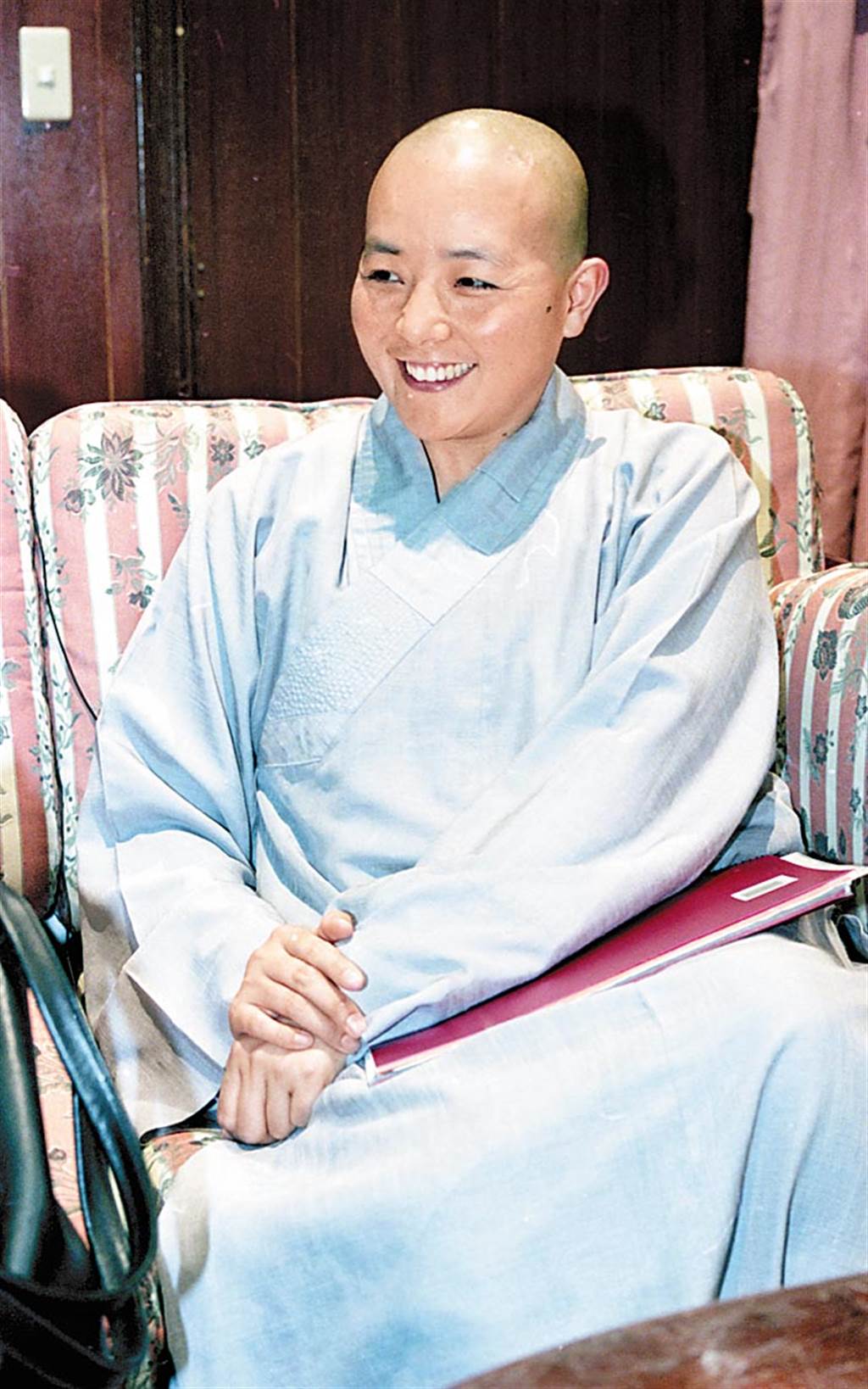 看破紅塵！資深女神「剃度為尼修行30年」　信眾「20字道盡最後人生」