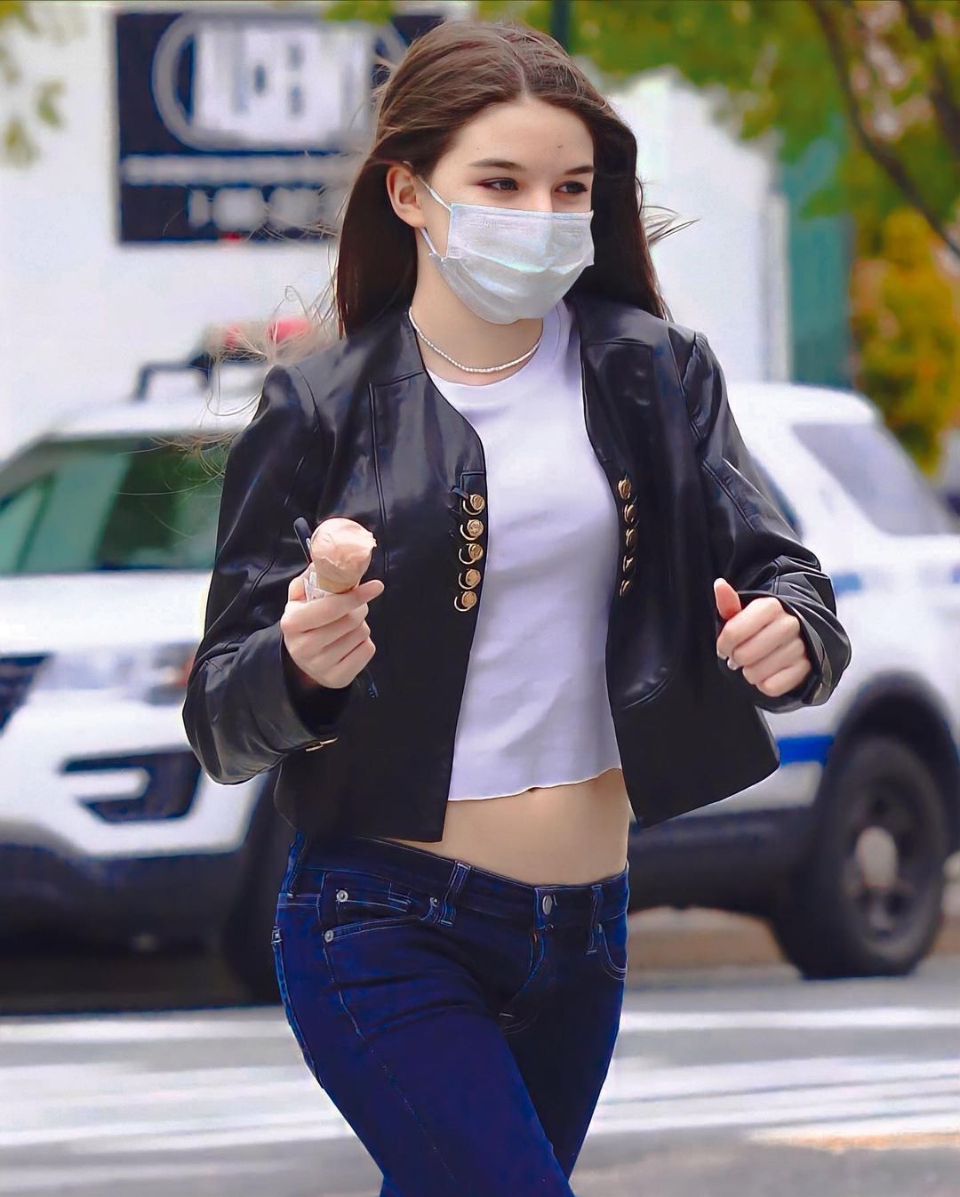 阿湯哥女兒長大了！童年「天使級甜美臉蛋」融化全球　19歲再進化「小蠻腰精緻女神」：最美星二代❤️