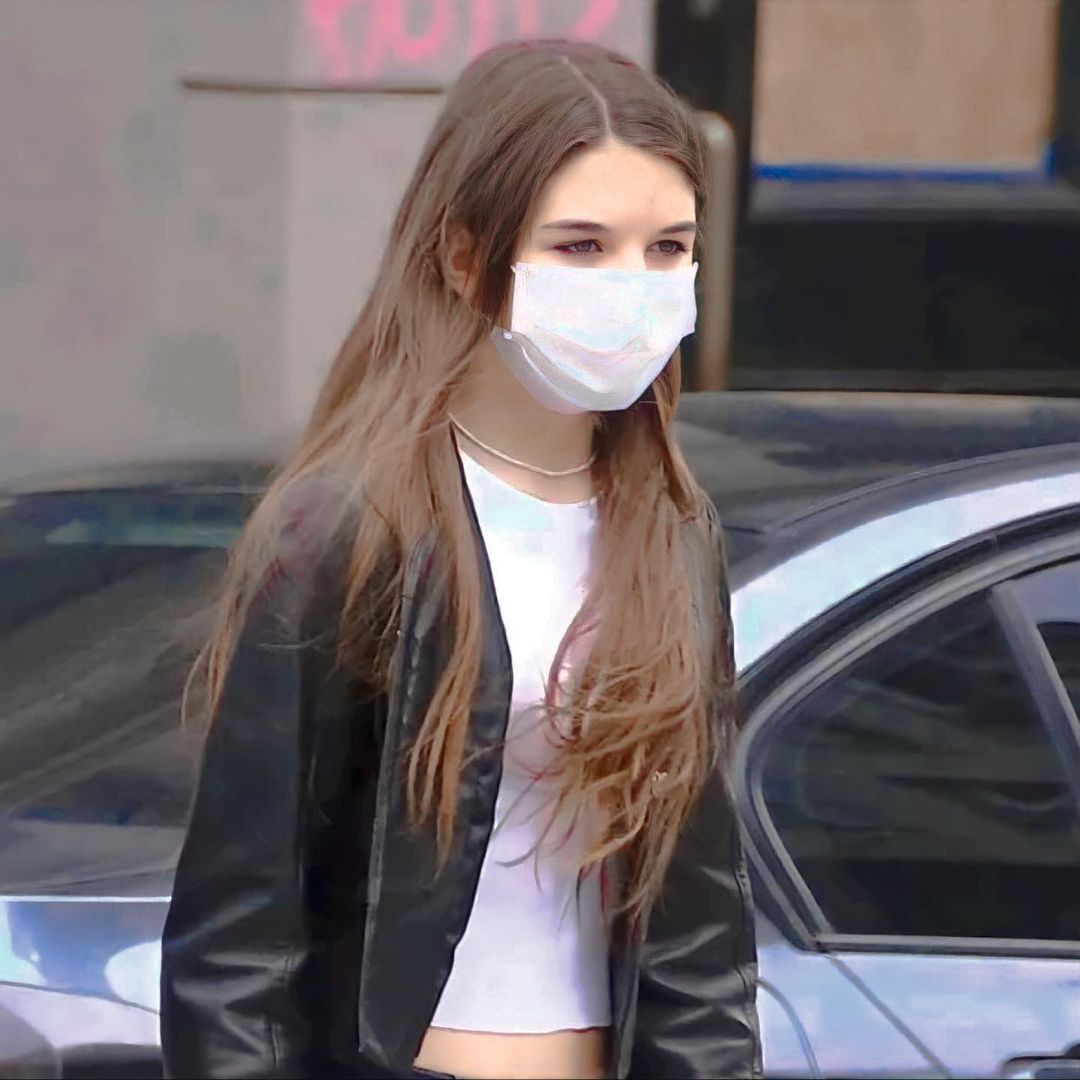 阿湯哥女兒長大了！童年「天使級甜美臉蛋」融化全球　19歲再進化「小蠻腰精緻女神」：最美星二代❤️