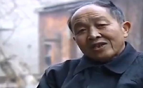 愛的就是你！38歲女教師「倒追65歲清潔工」　懶理「老牛吃嫩草」酸言低調領證：愛無關年齡職業