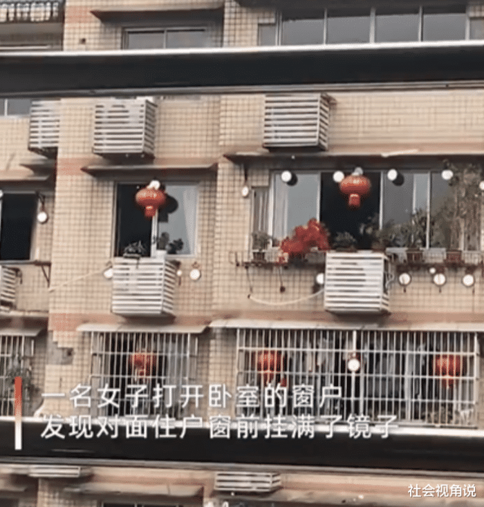 想打開臥室窗戶通風！卻意外發現對面「鄰居窗戶有異樣」　再仔細「定睛一看」後害怕不已